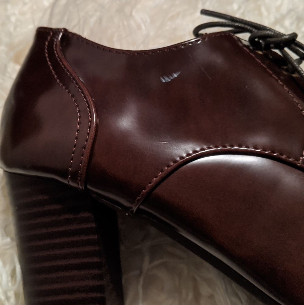 Shoes - Picture 4 of 5